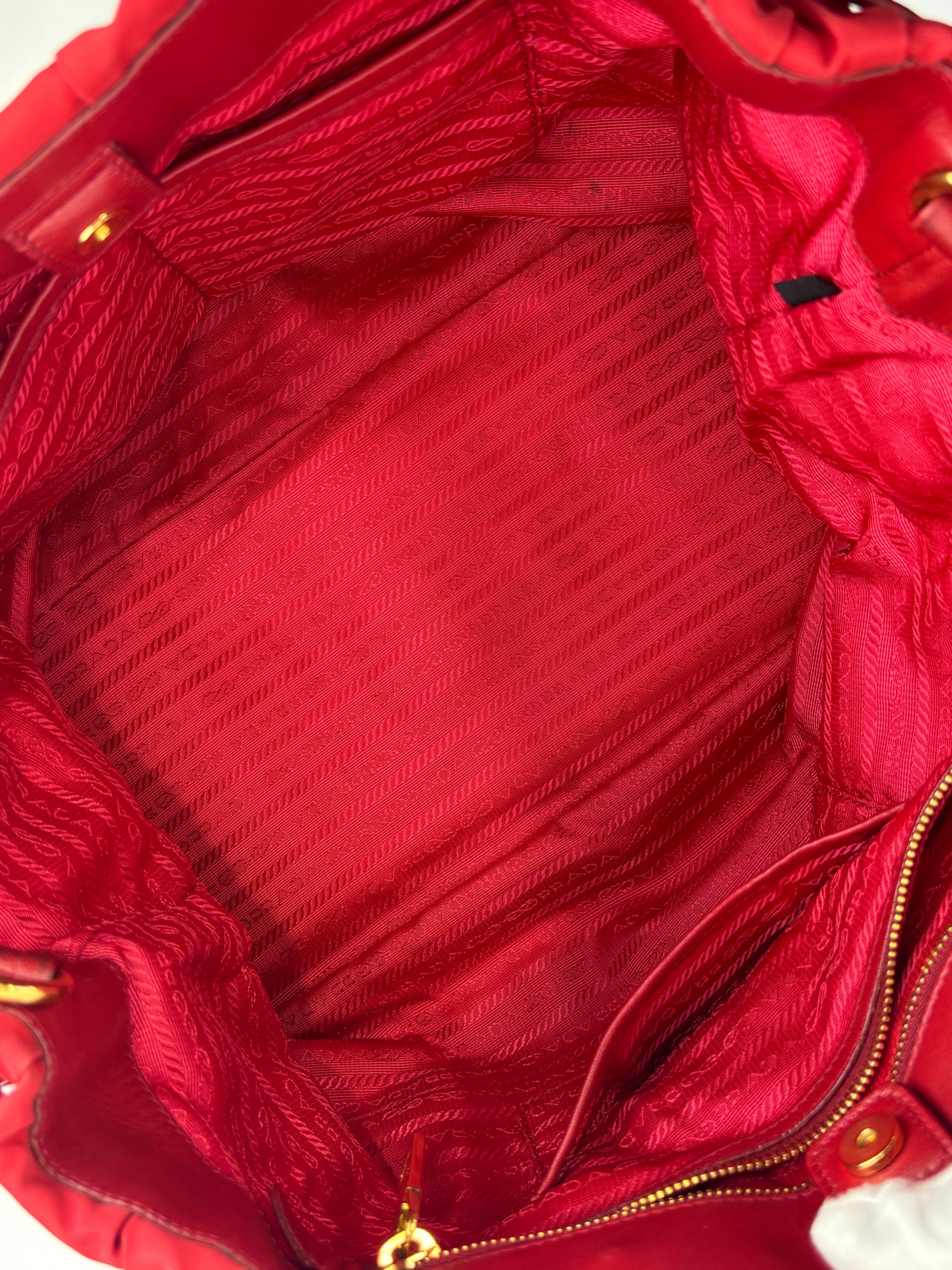Tessuto Gaufre Nylon Tote in Red