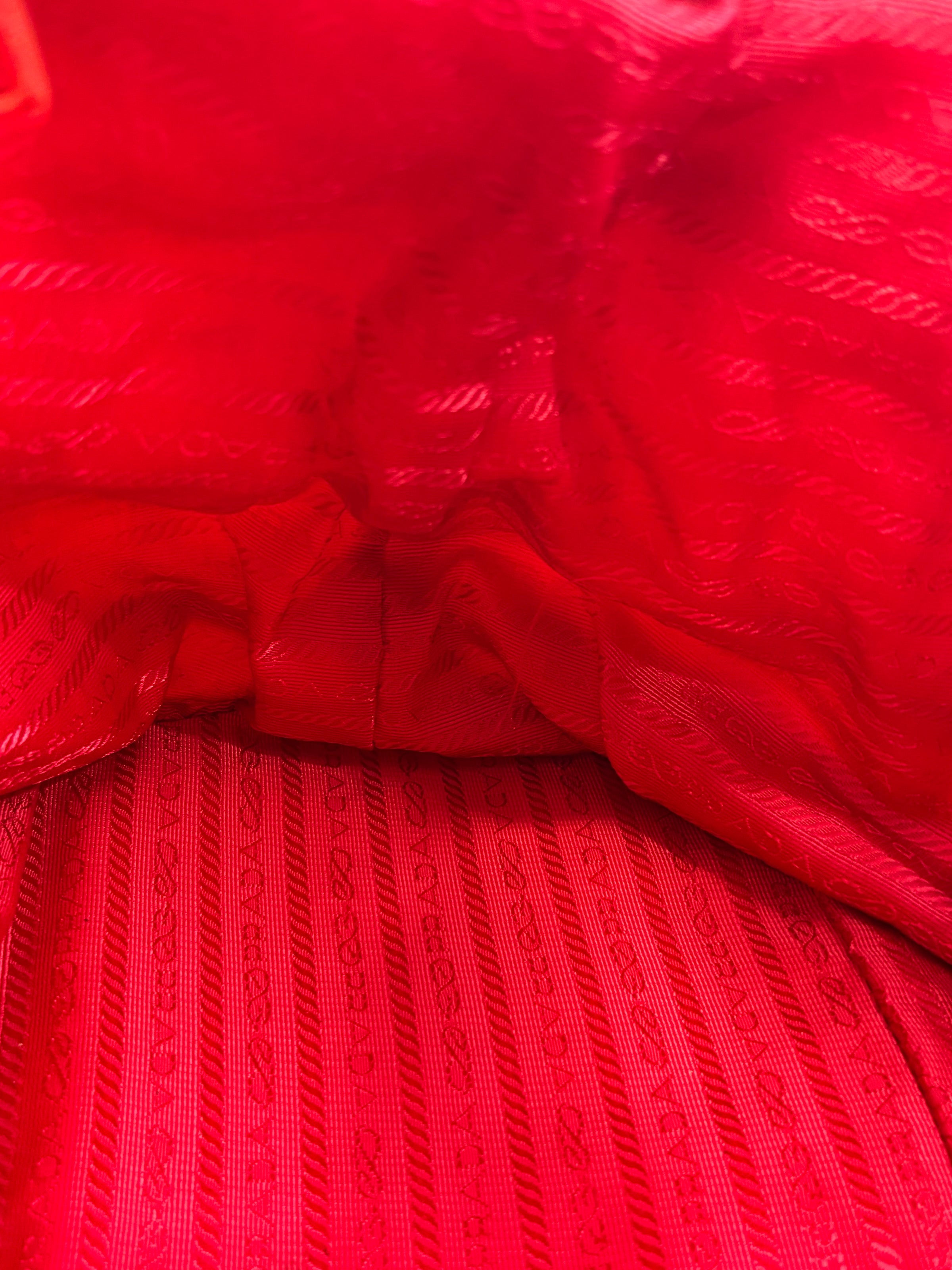 Tessuto Gaufre Nylon Tote in Red