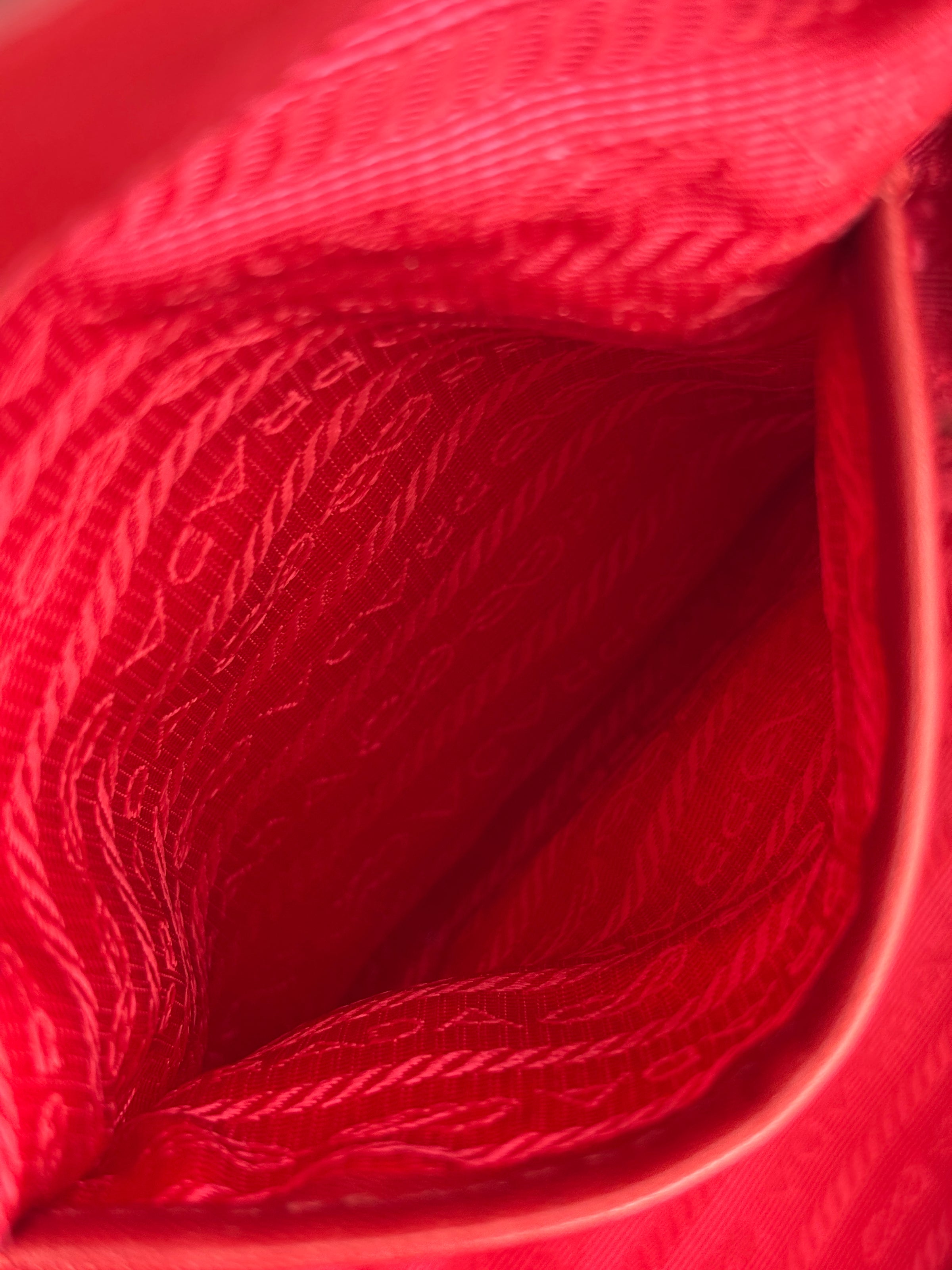 Tessuto Gaufre Nylon Tote in Red