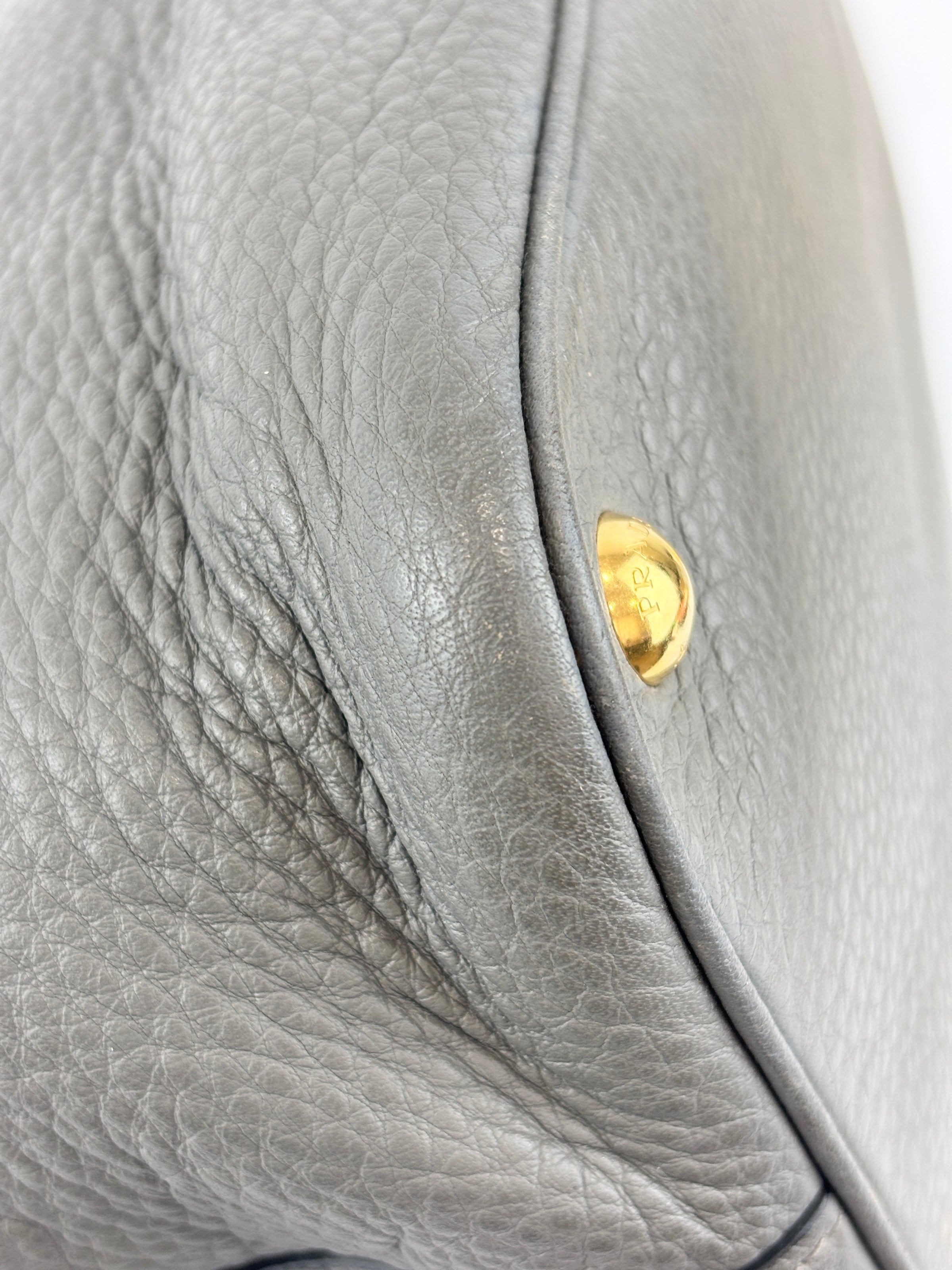 1BD052 Vitello Daino Leather Shoulder Bag Marmo Grey