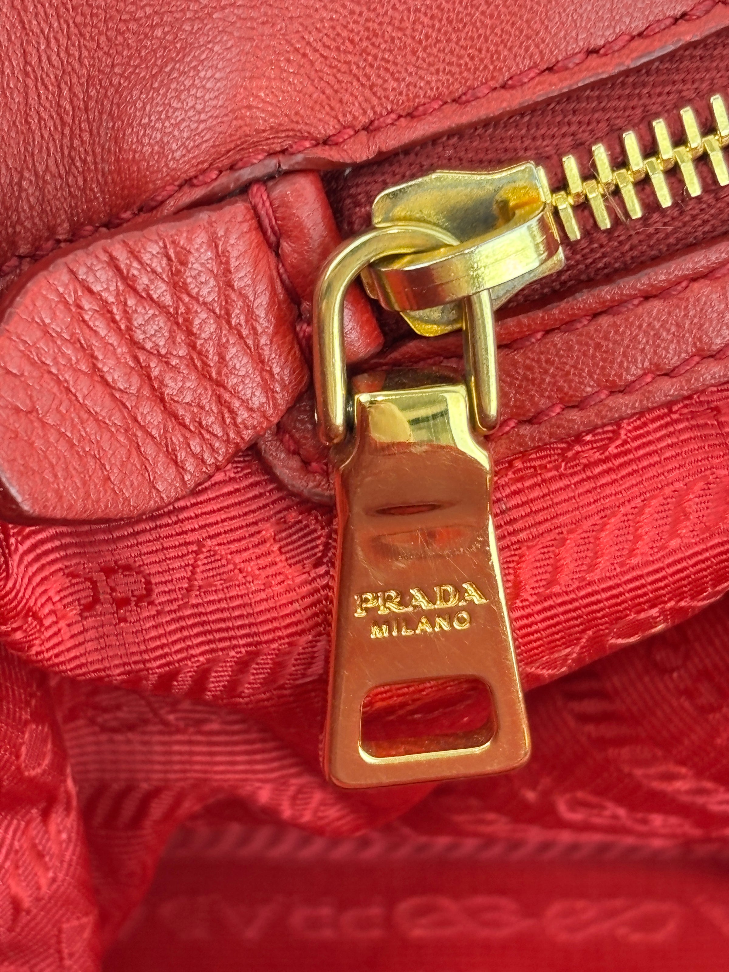 Tessuto Gaufre Nylon Tote in Red