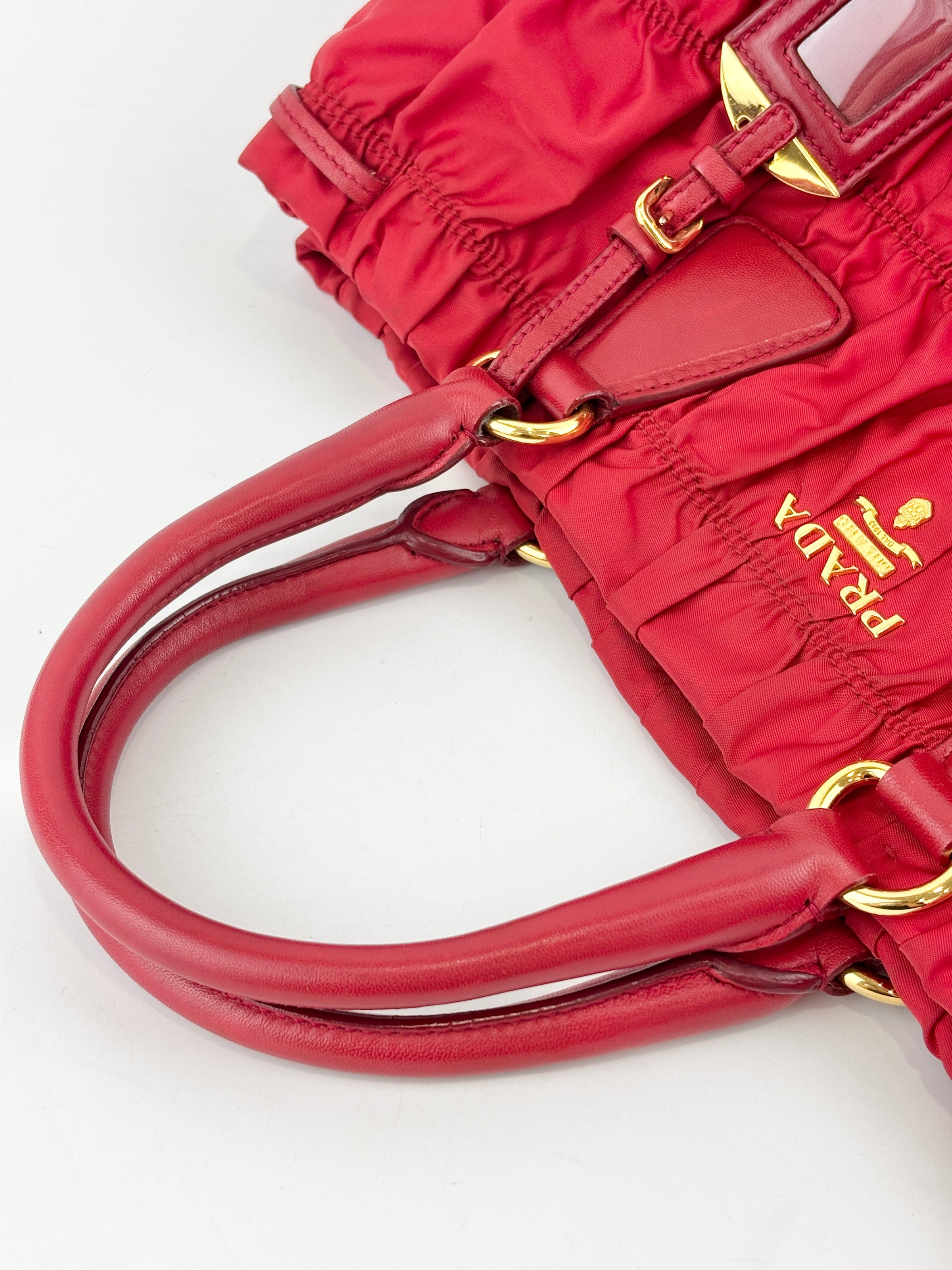 Tessuto Gaufre Nylon Tote in Red