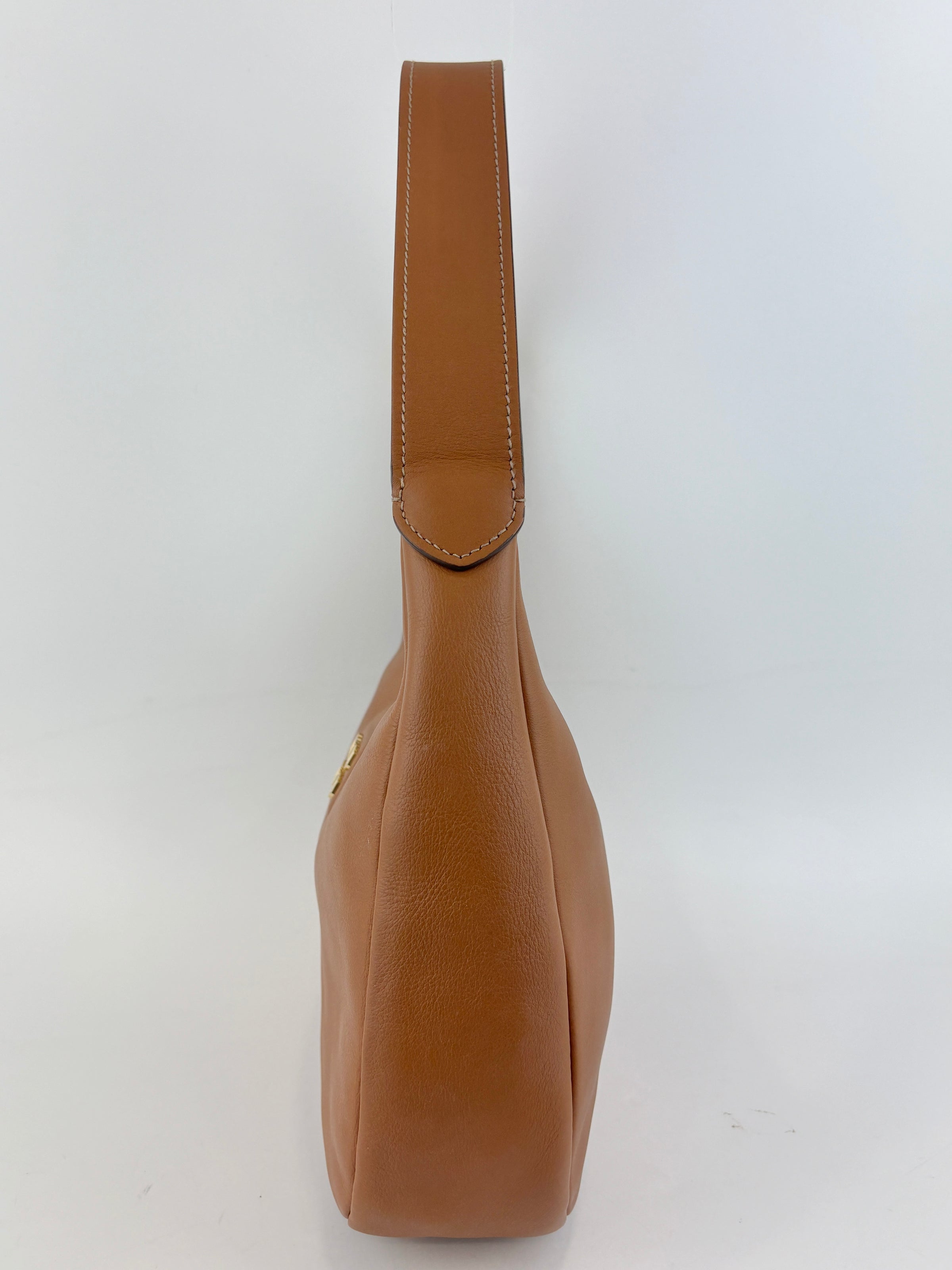 5BC177 Logo-Plaque Sacca in Pelle Fine Calf Leather Hobo Bag Cognac