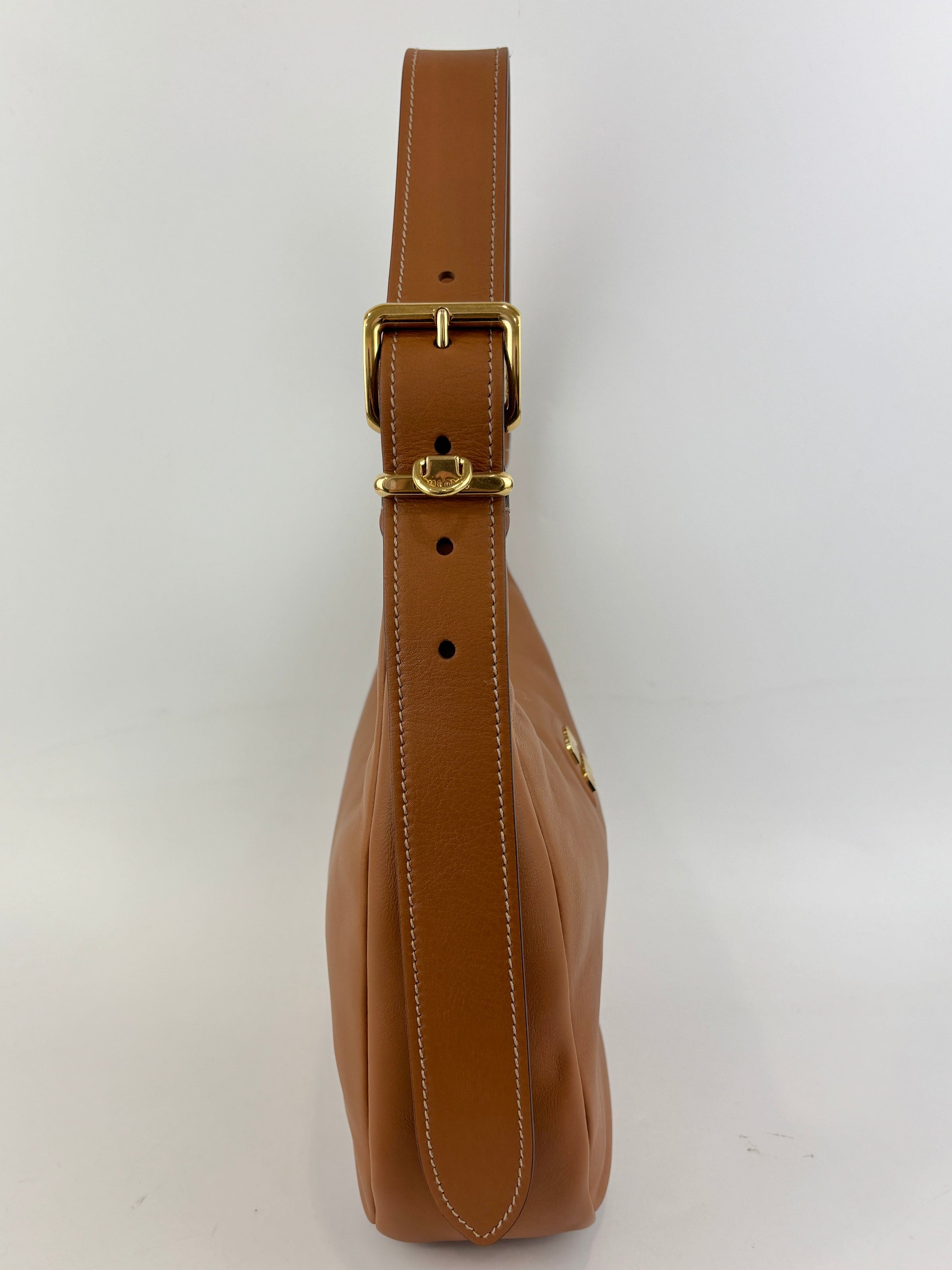 5BC177 Logo-Plaque Sacca in Pelle Fine Calf Leather Hobo Bag Cognac