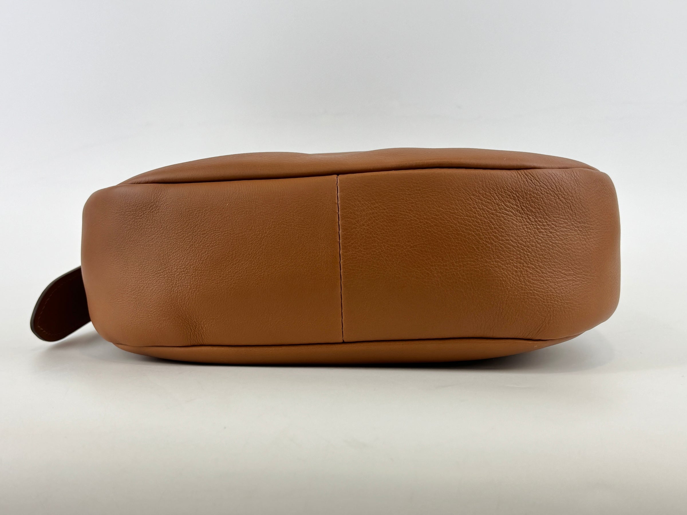 5BC177 Logo-Plaque Sacca in Pelle Fine Calf Leather Hobo Bag Cognac