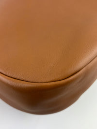 5BC177 Logo-Plaque Sacca in Pelle Fine Calf Leather Hobo Bag Cognac
