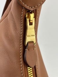 5BC177 Logo-Plaque Sacca in Pelle Fine Calf Leather Hobo Bag Cognac