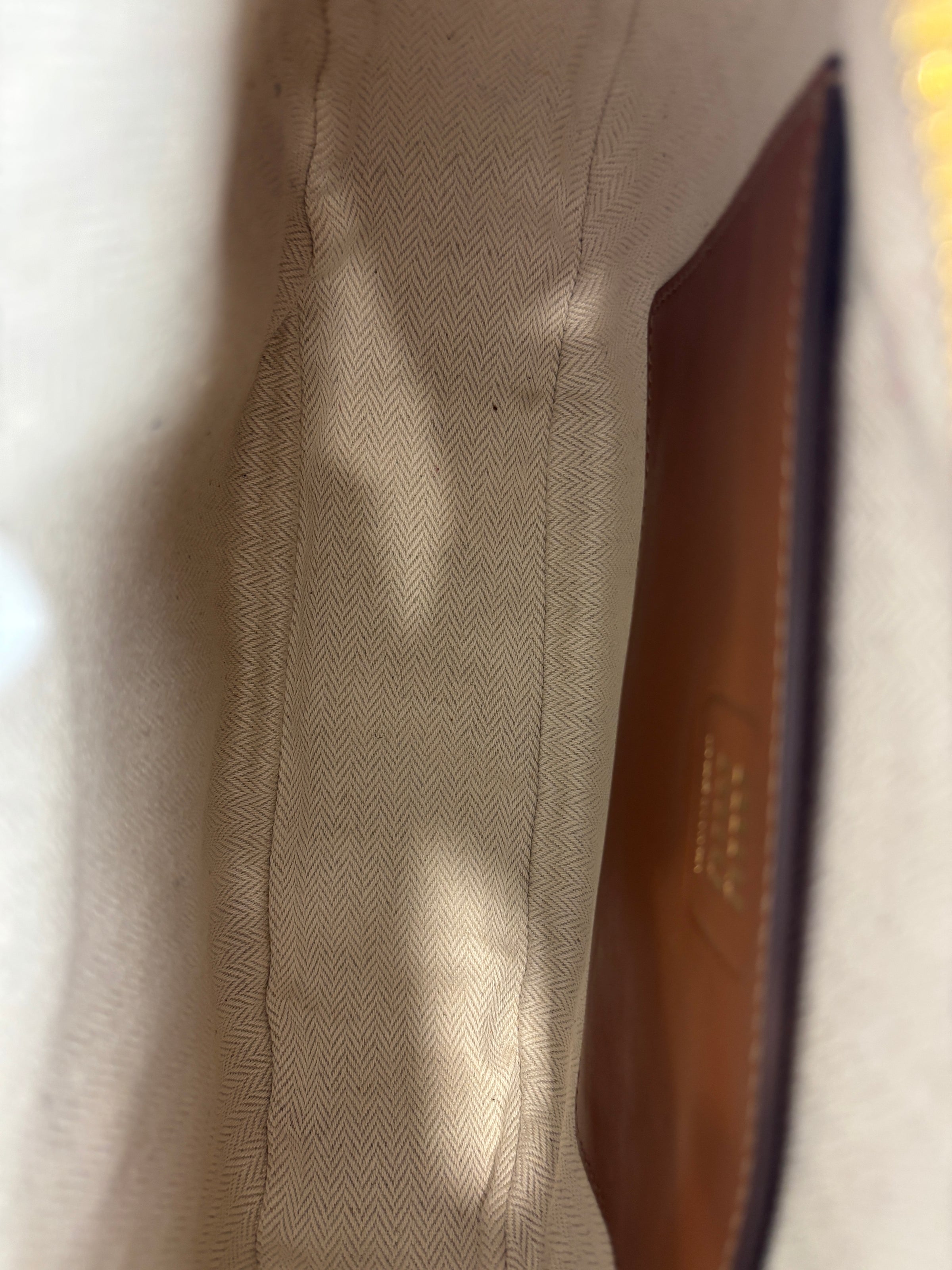 5BC177 Logo-Plaque Sacca in Pelle Fine Calf Leather Hobo Bag Cognac