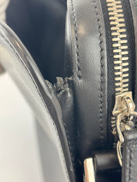 7VA415-70R Men's Black Smooth Leather Messenger Bag