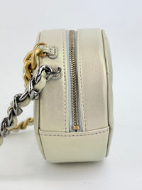 19 Iridescent Calfskin Quilted Round Clutch With Chain White Mixed Hardware