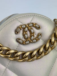19 Iridescent Calfskin Quilted Round Clutch With Chain White Mixed Hardware