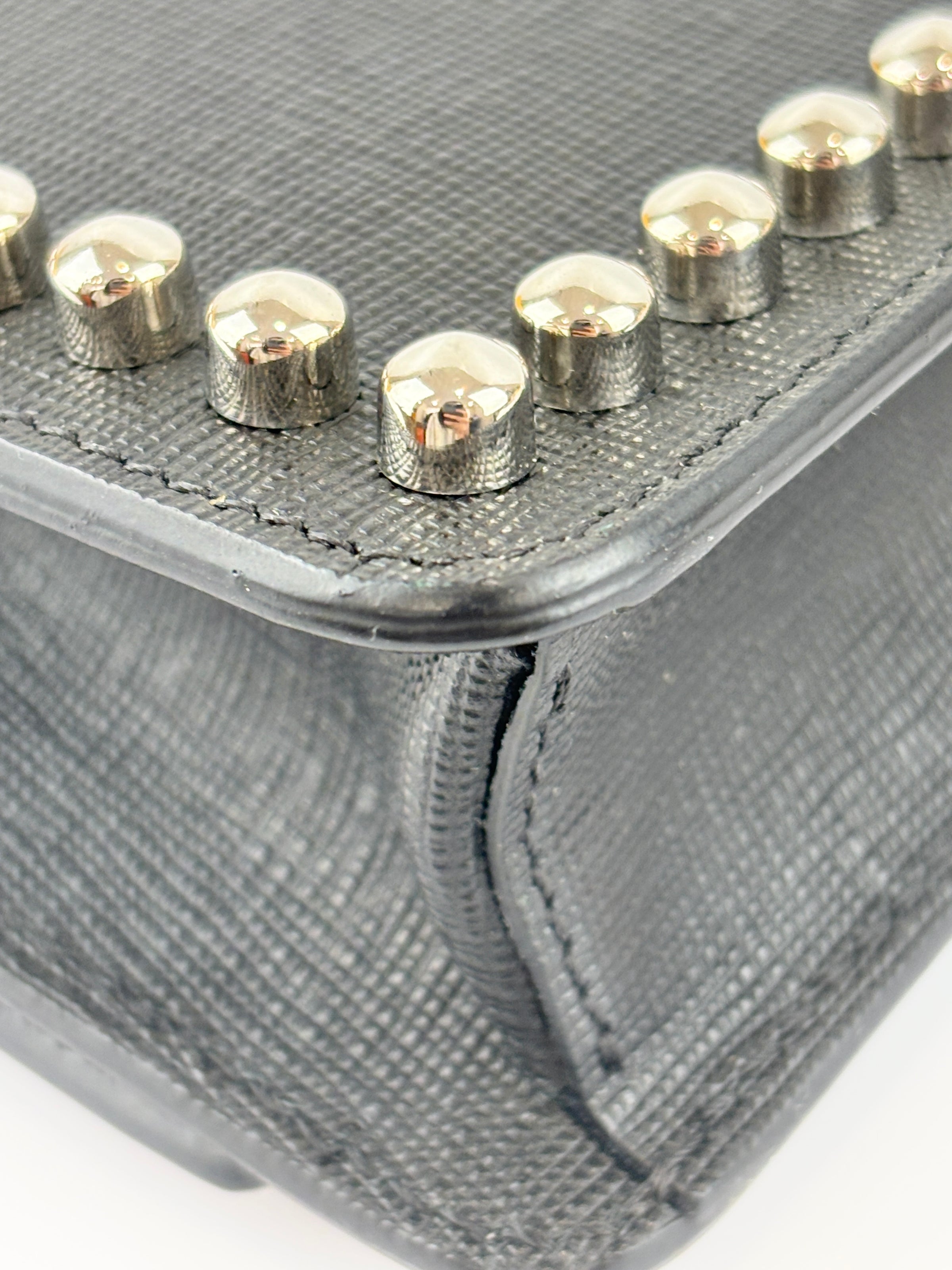 8M0346 Karlito Wallet On Chain Black Saffiano Studded Leather