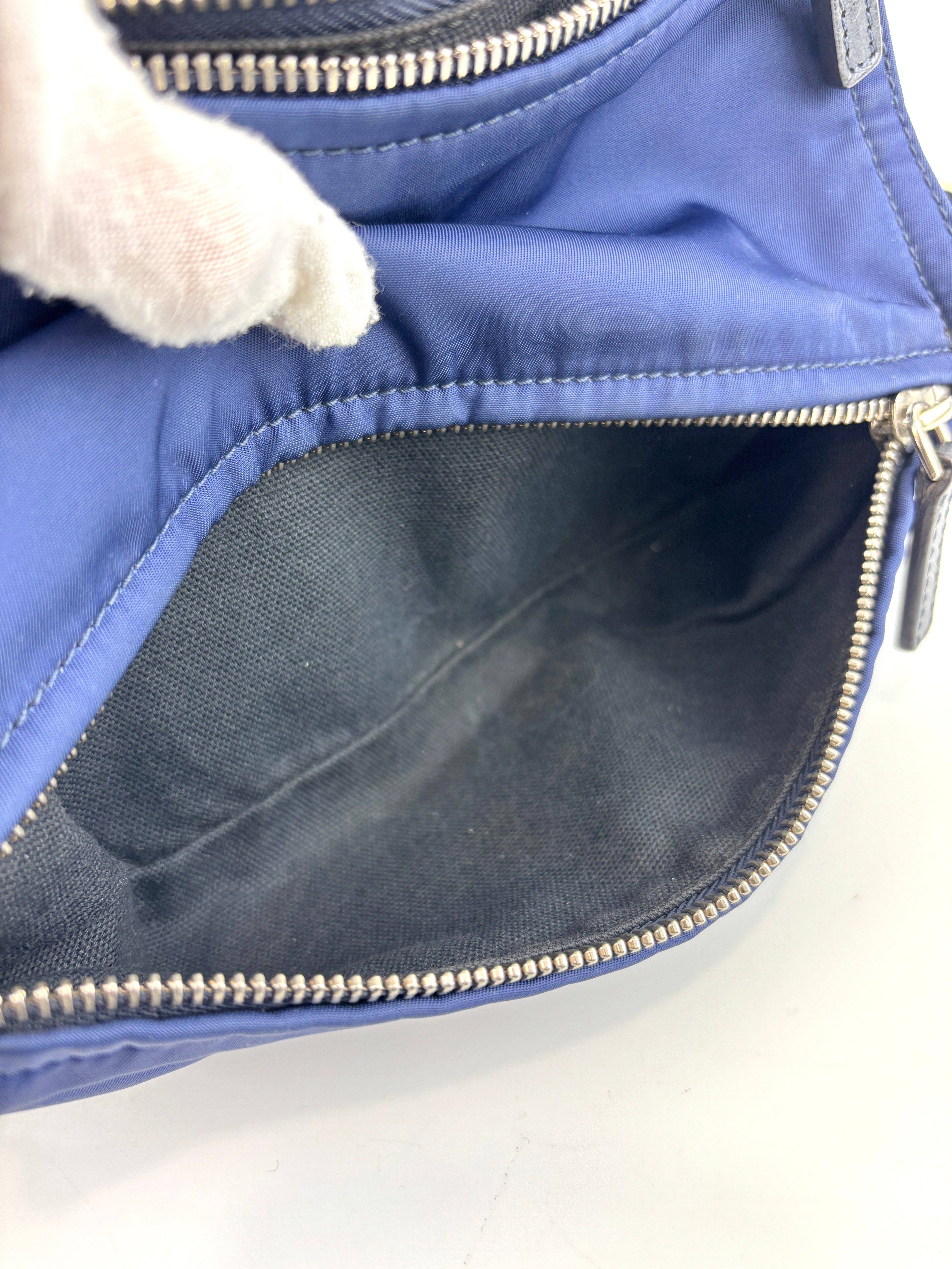 ゆうゆう  GIVENCHY パンドラ 小 ネイビー Givenchy Navy Blue Grained Leather Pandora Box Mini Crossbody Bag