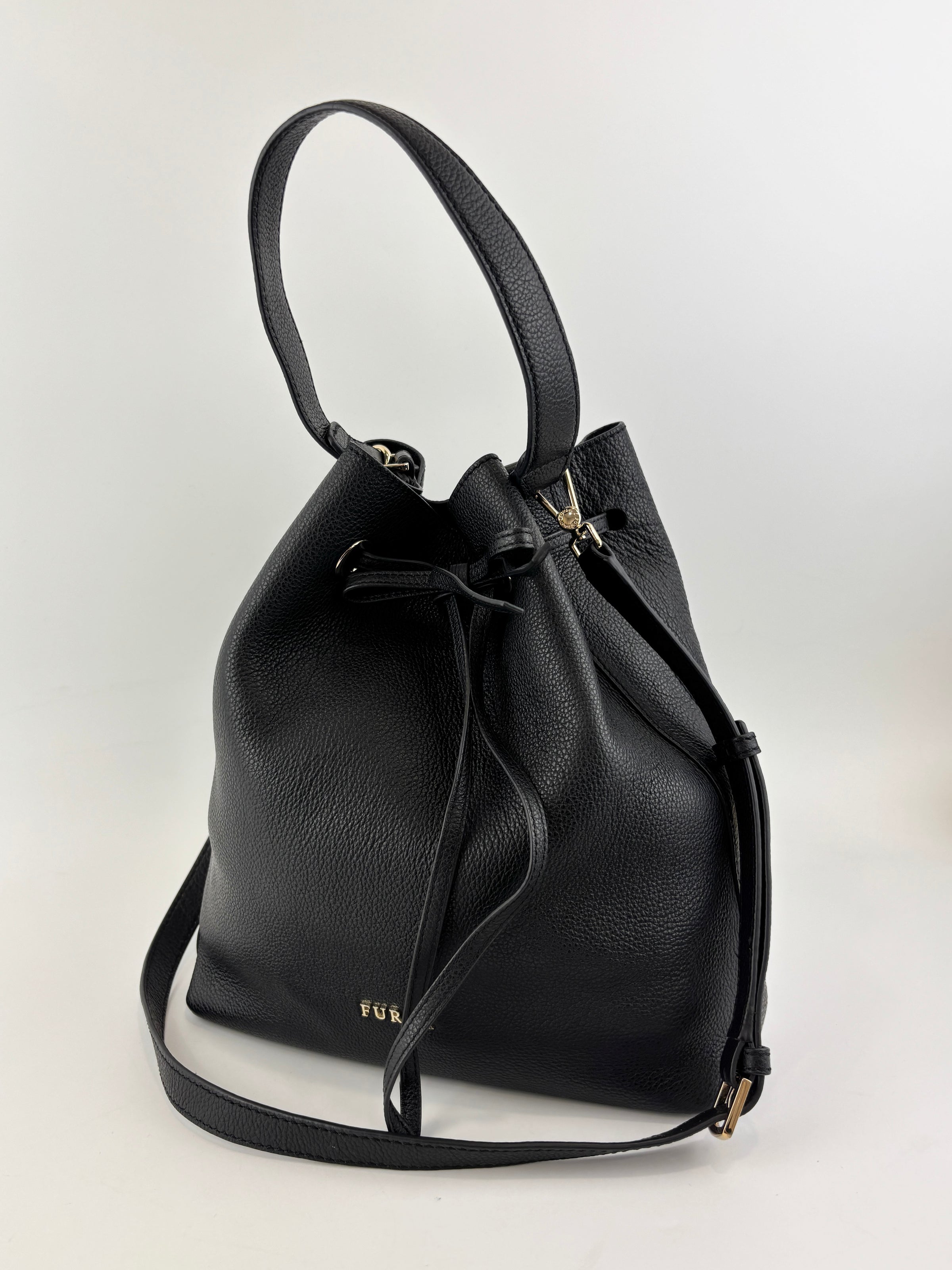 Costanza Black Leather Bucket Bag