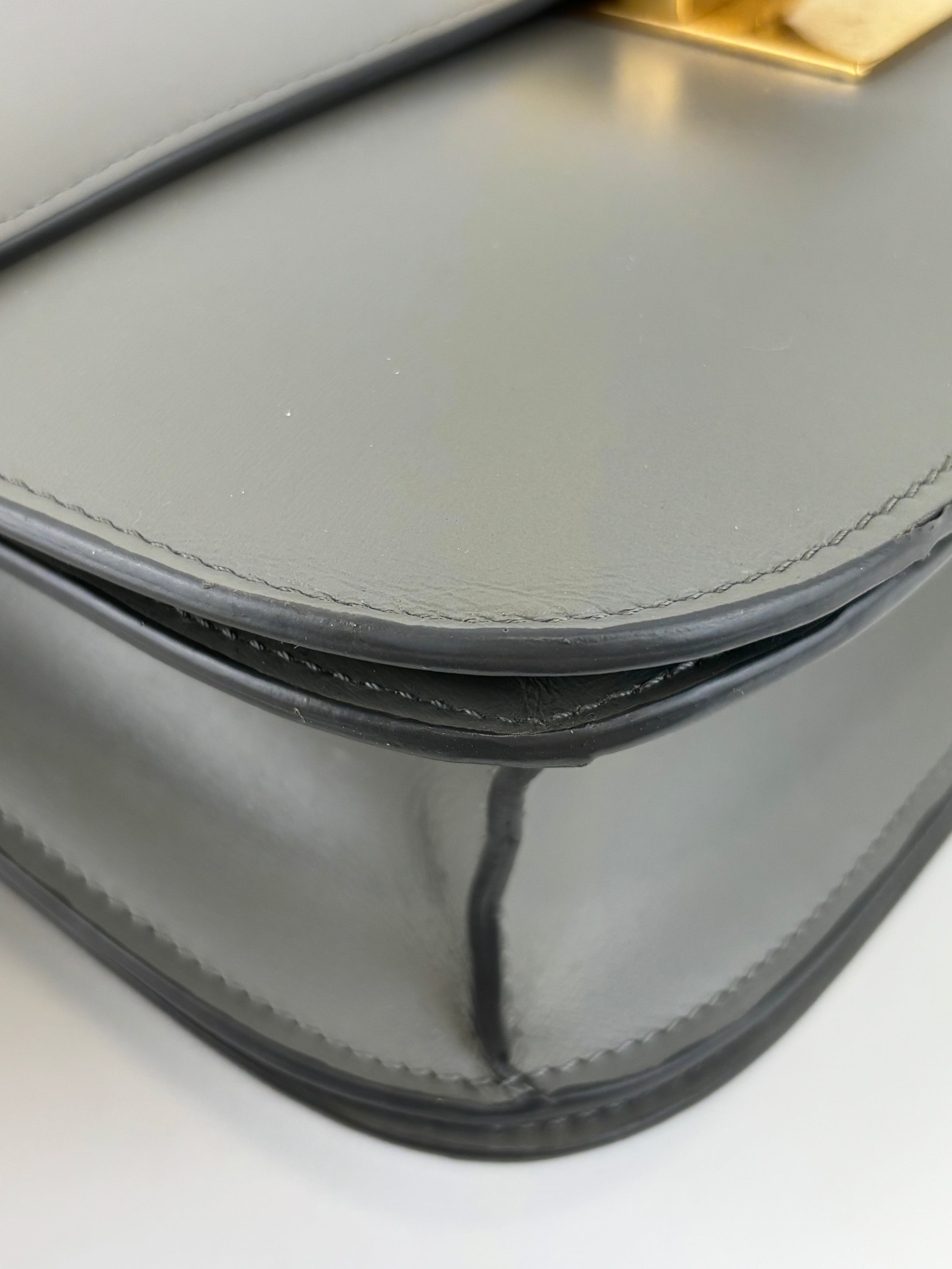 Grey Leather Medium Classic Box Shoulder Bag
