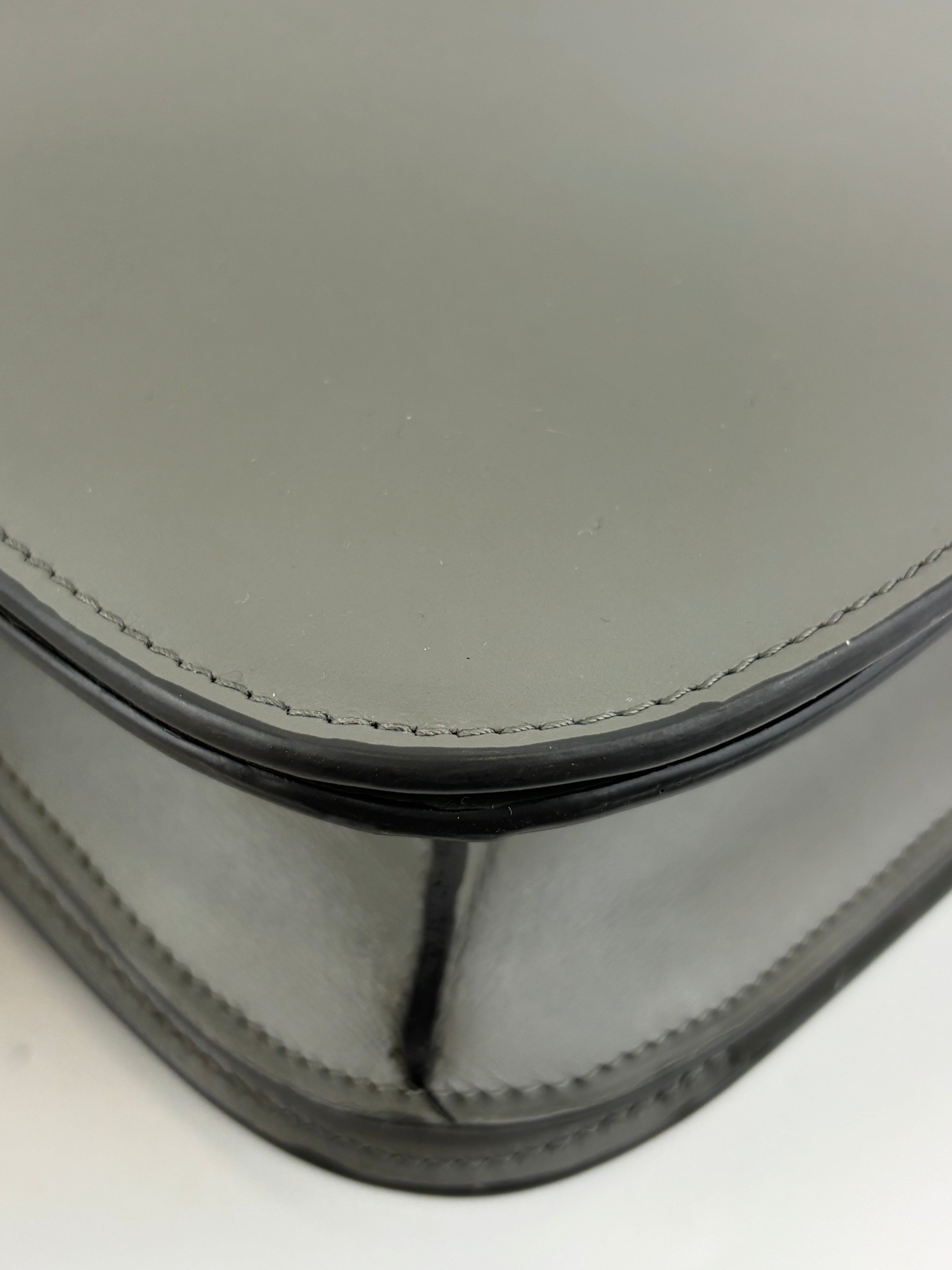 Grey Leather Medium Classic Box Shoulder Bag