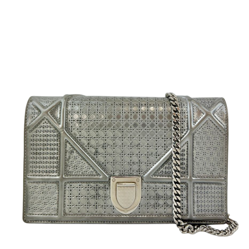 Diorama Metallic Silver Micro Cannage Diorama Wallet on Chain