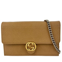 Interlocking G Wallet on Chain in Light Brown Pebbled Leather