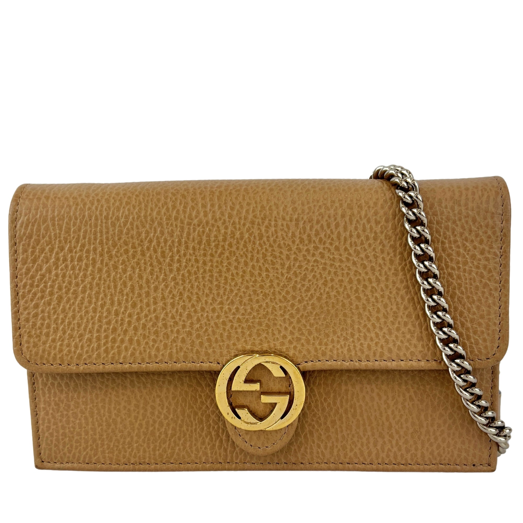 Interlocking G Wallet on Chain in Light Brown Pebbled Leather