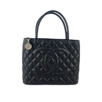 Medallion Tote in Black Caviar SHW