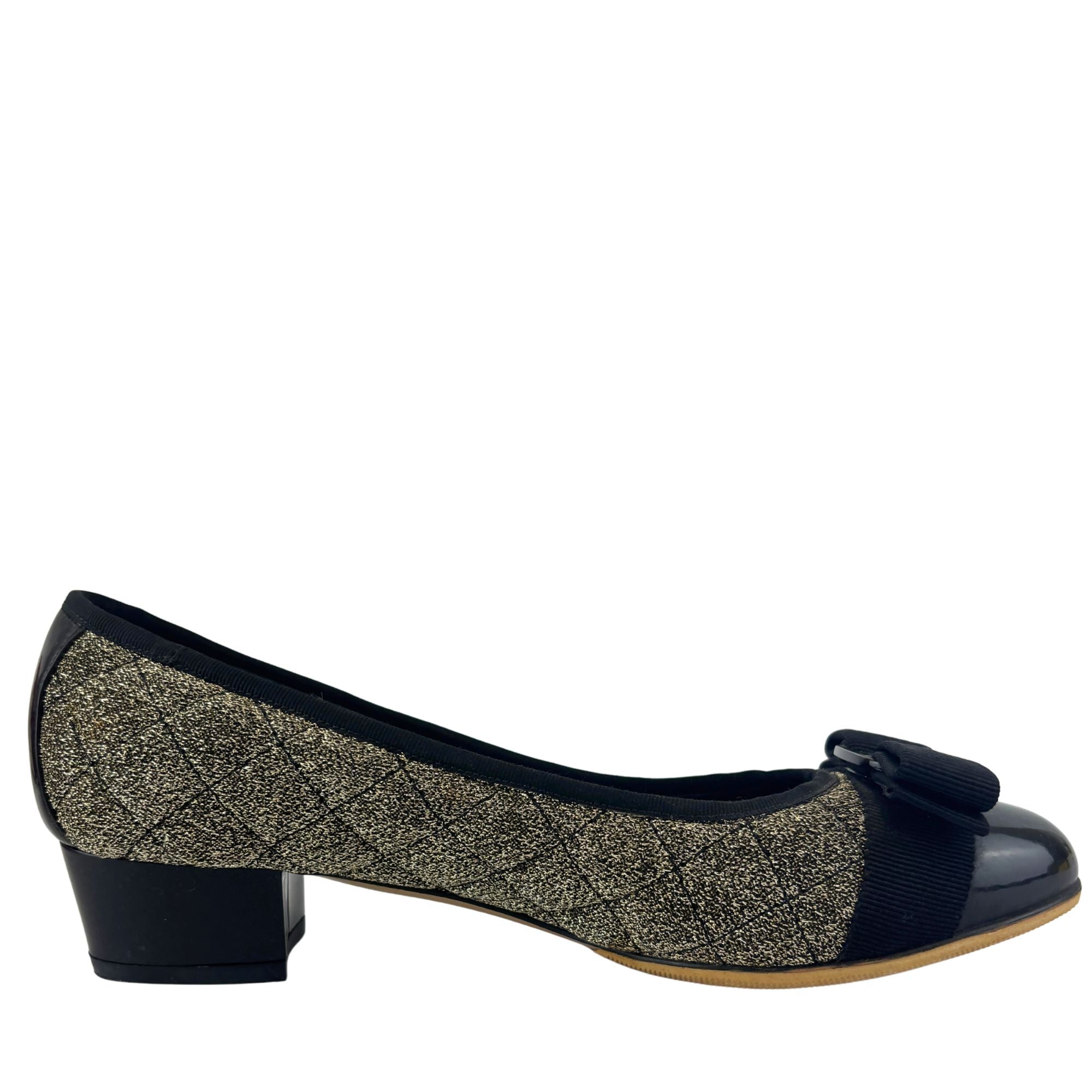 Vara Bow Accent Pumps Gold & Black Metallic Fabric Black Patent Leather Size 6D
