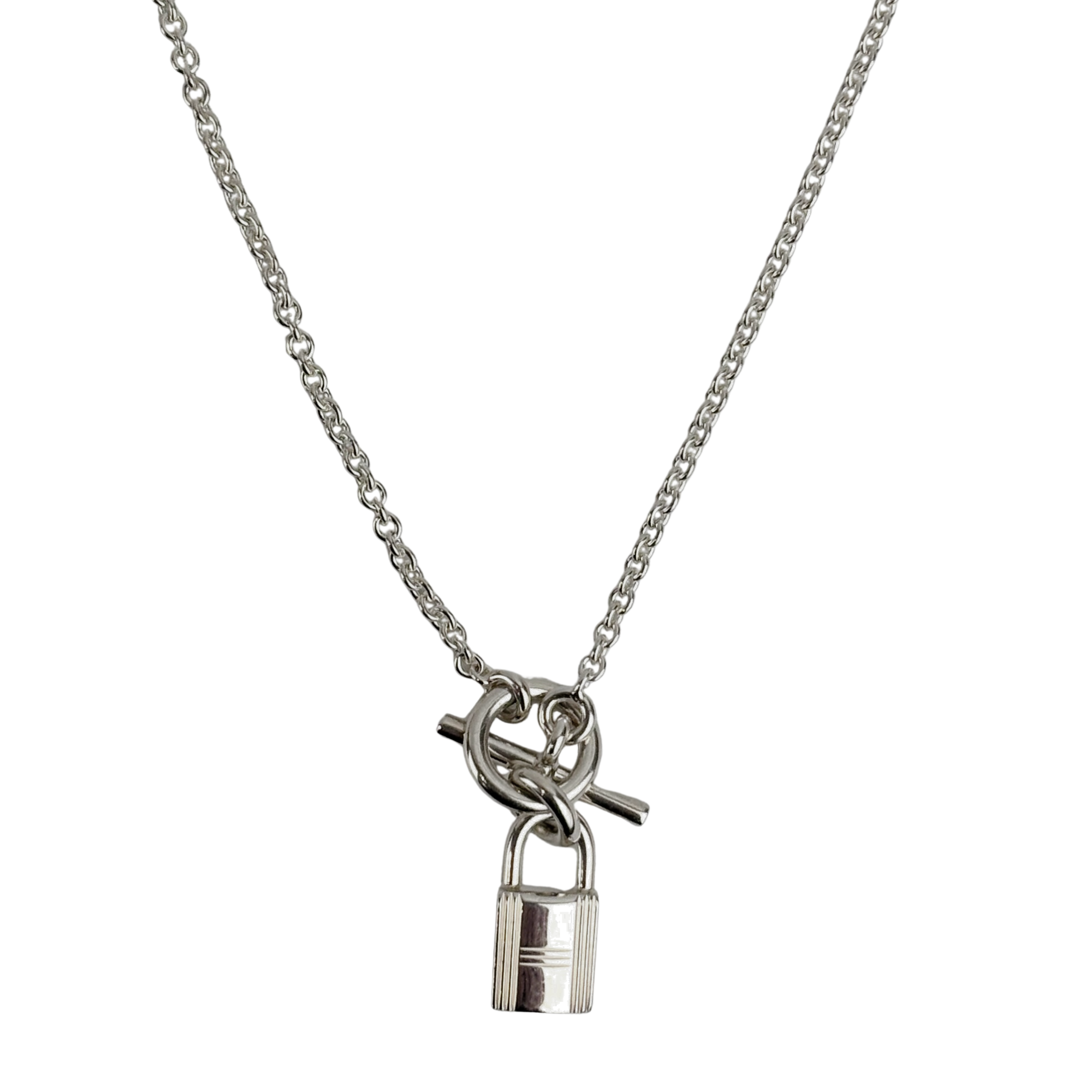 Kelly Cadenas Pendant Necklace - Glampot