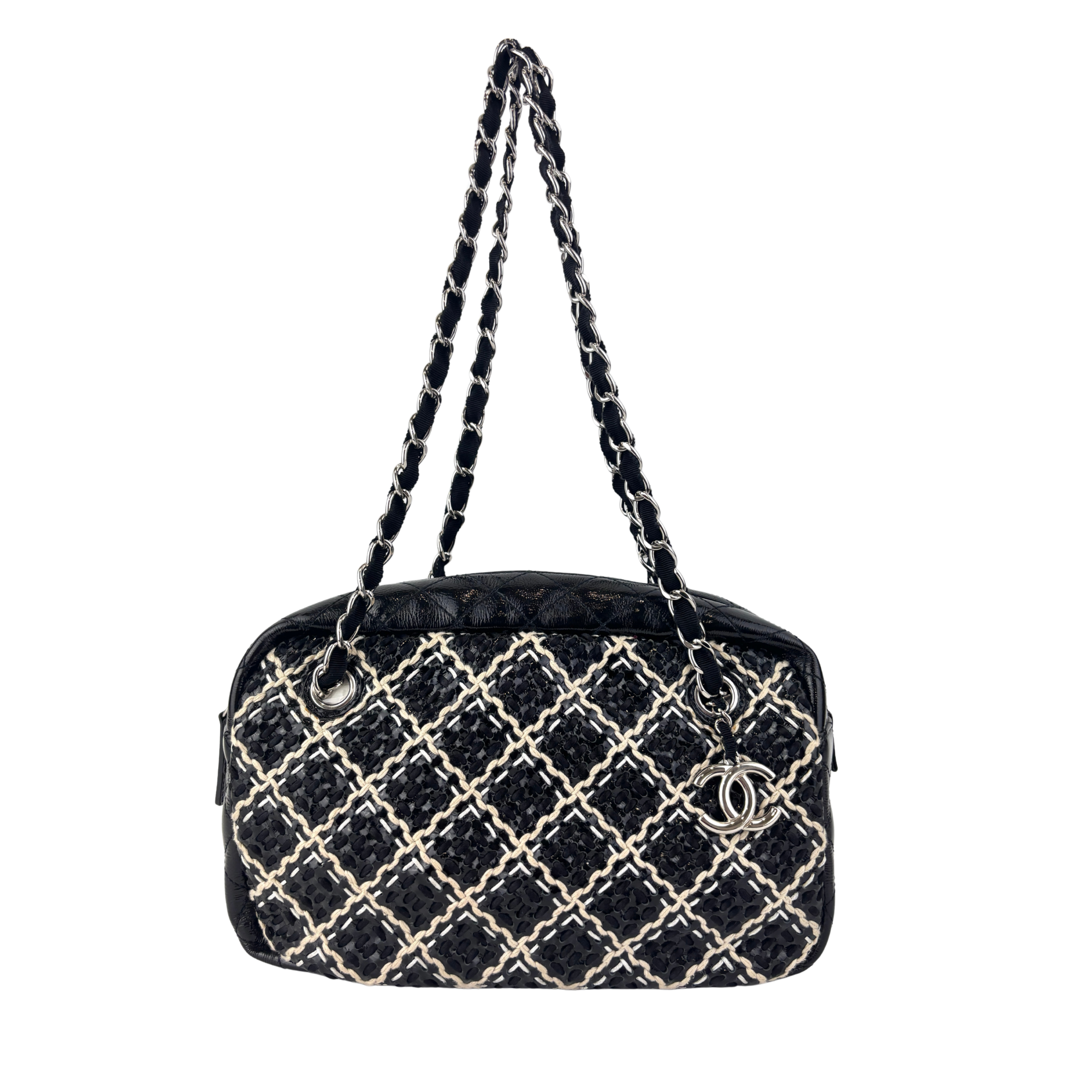 11P A50373 Black Crinkled Patent Camera Bag with Giant Stitch Details SHW - Glampot