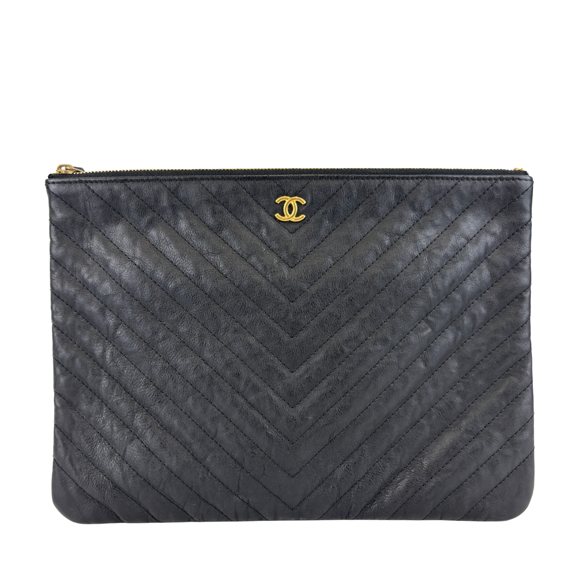 Medium O Case Clutch Chevron Crinkled Calfskin GHW