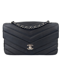 Lady Chevron Flap Bag Black SHW
