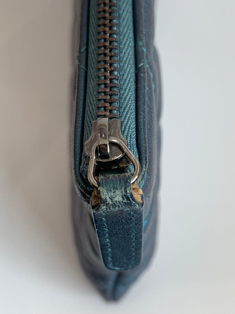 Metallic Medium O-Case in Dark Turquoise
