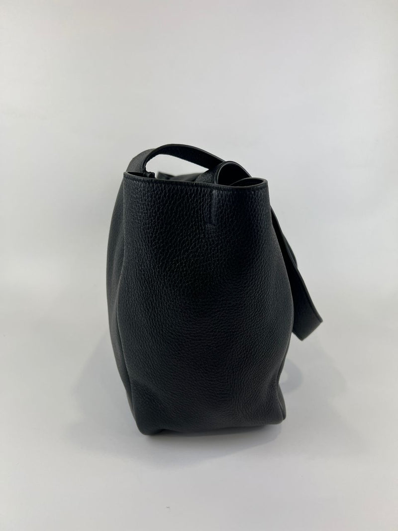 Le 5 À 7 Bea Black Textured-Leather Tote&nbsp;