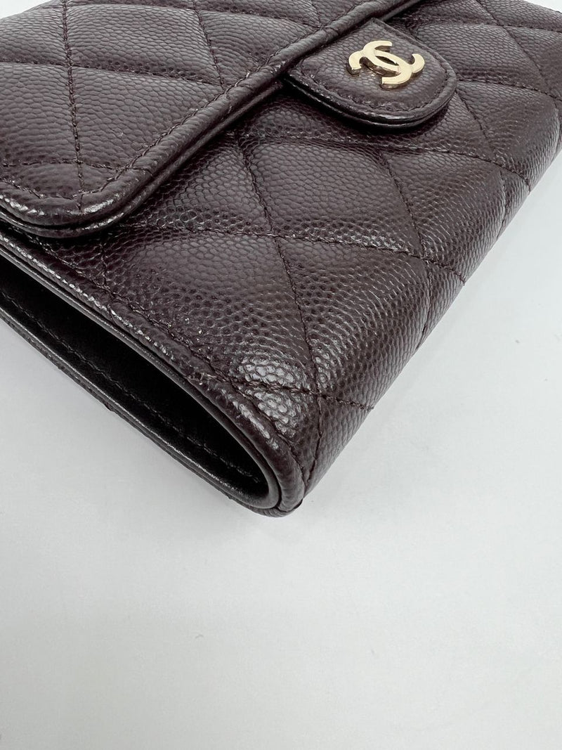 AP0232 Dark Brown Classic Quilted Caviar Medium Flap Wallet LGHW