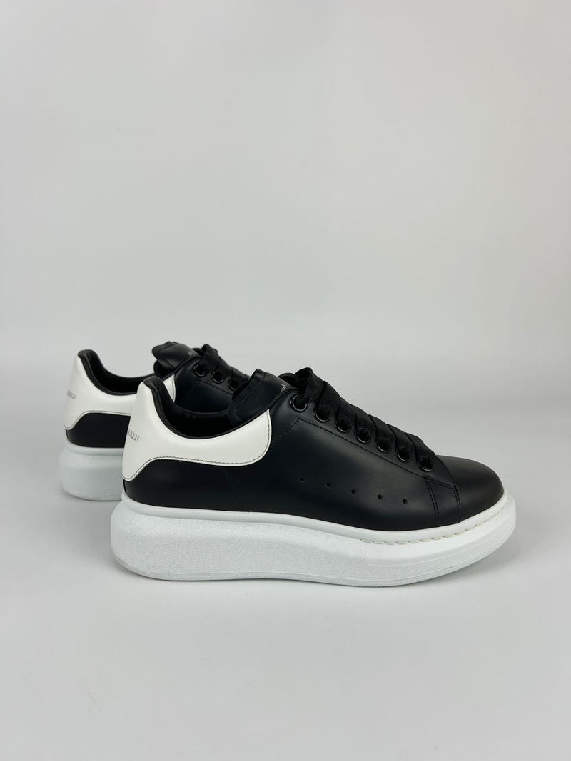 Oversized Sneaker in Black/White - Size 36 D