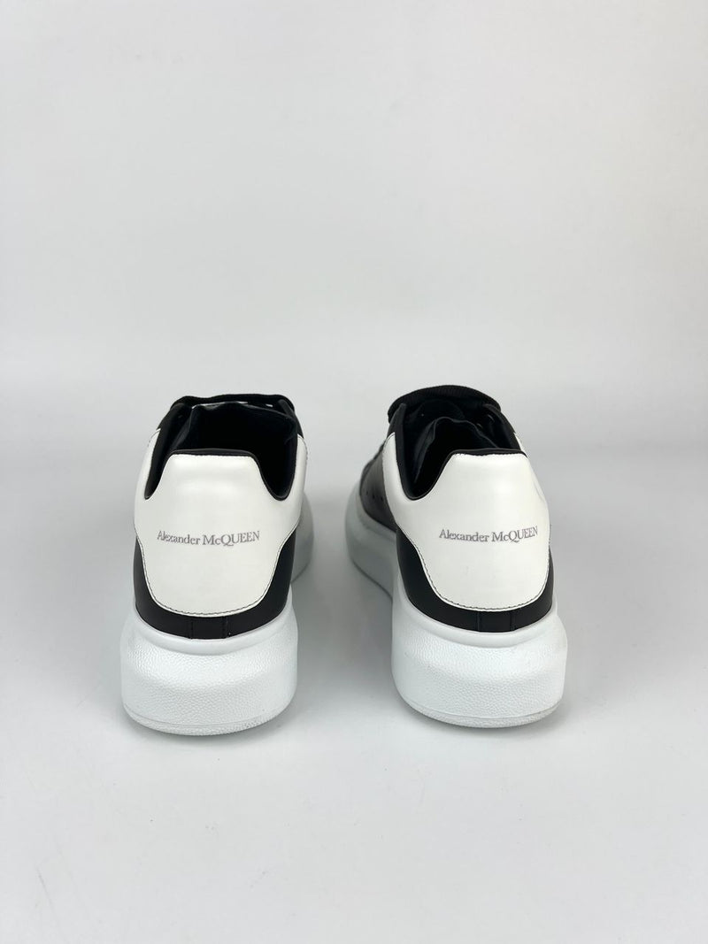 Oversized Sneaker in Black/White - Size 36 D