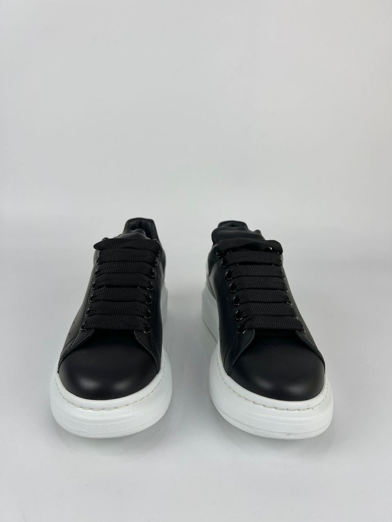 Oversized Sneaker in Black/White - Size 36 D