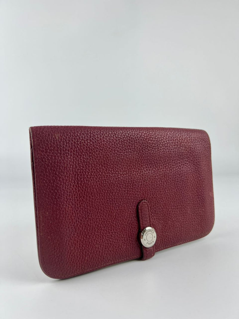 Dogon Duo Wallet in Rouge Grenat Clemence