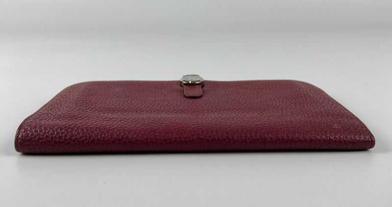 Dogon Duo Wallet in Rouge Grenat Clemence