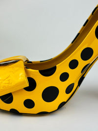 YK 2012 Limited Edition Yellow Black Monogram Vernis Dots Infinity Pumps RARE