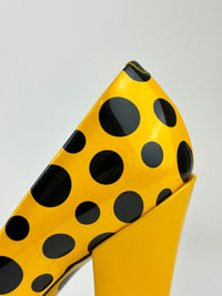 YK 2012 Limited Edition Yellow Black Monogram Vernis Dots Infinity Pumps RARE