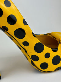 YK 2012 Limited Edition Yellow Black Monogram Vernis Dots Infinity Pumps RARE