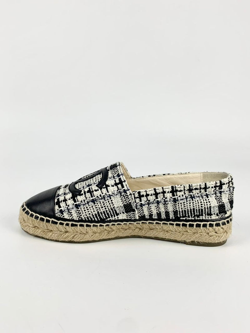 G29762 Black &amp; White Tweed/Lambskin Leather Espadrilles Size 36C