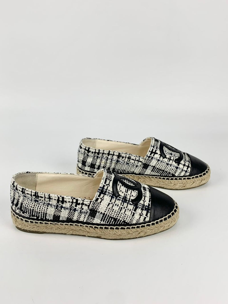 G29762 Black &amp; White Tweed/Lambskin Leather Espadrilles Size 36C