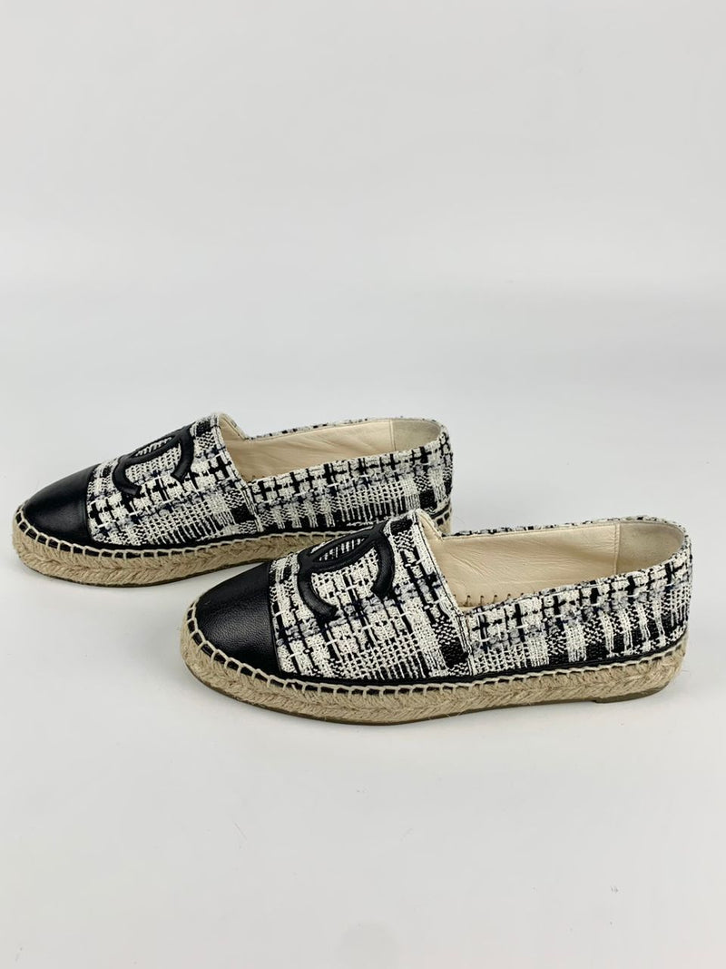 G29762 Black &amp; White Tweed/Lambskin Leather Espadrilles Size 36C