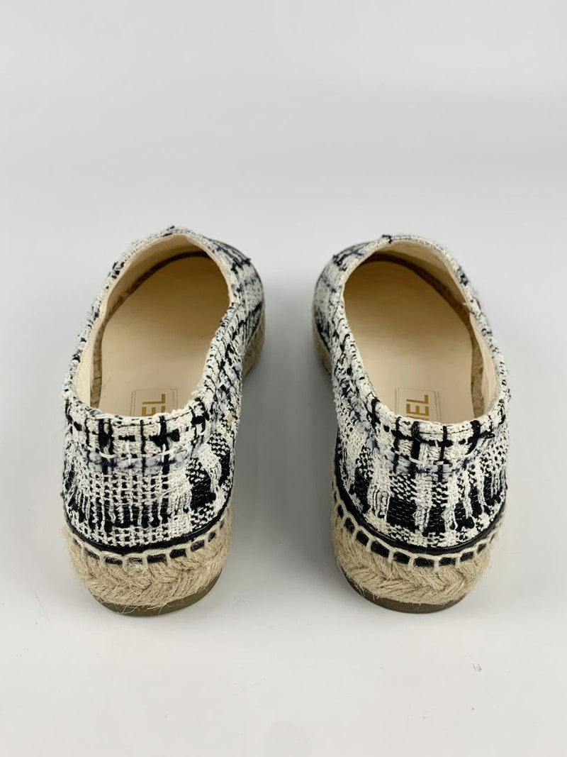 G29762 Black &amp; White Tweed/Lambskin Leather Espadrilles Size 36C