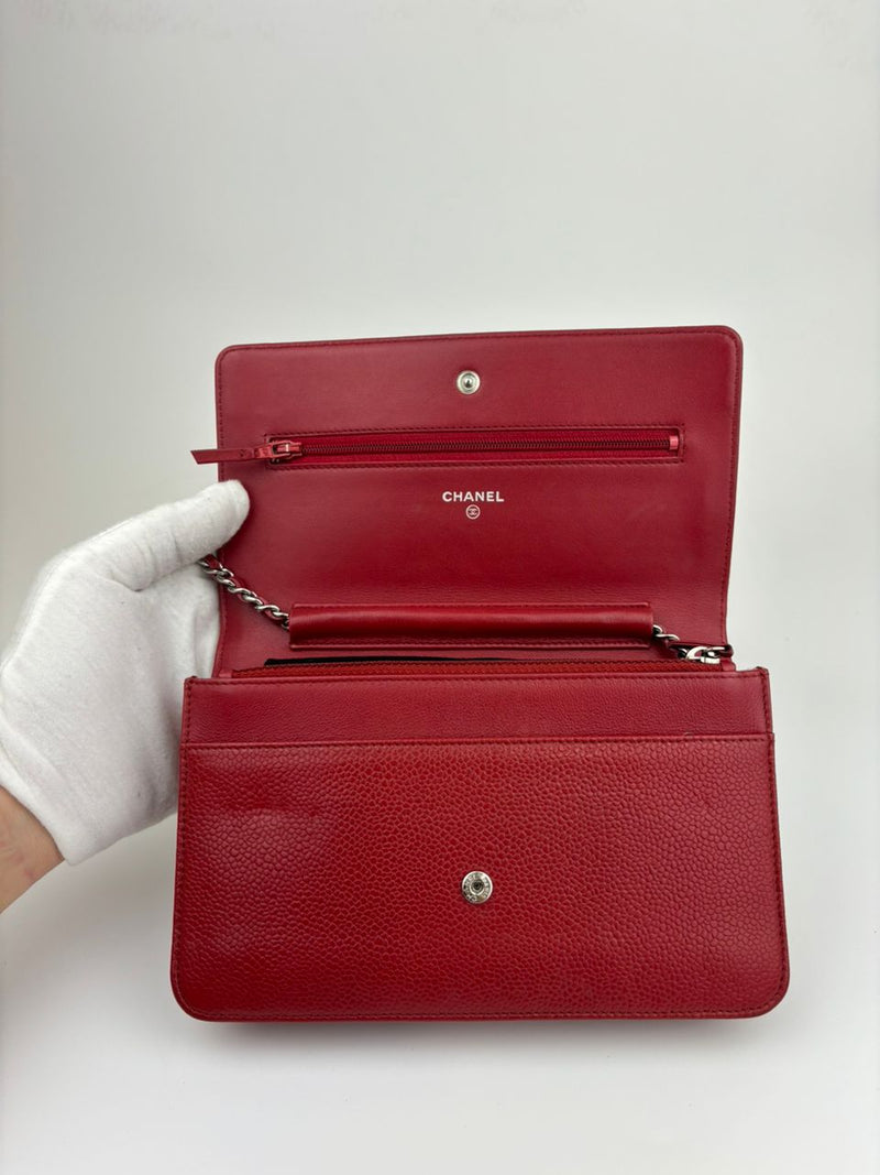 Timeless CC Wallet on Chain in Red Caviar SHW