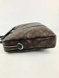 Porte Documents Voyage in Monogram Canvas