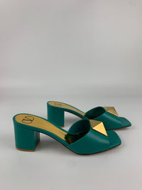 XW0S0EL3 One Stud Turquoise Heels Size 38