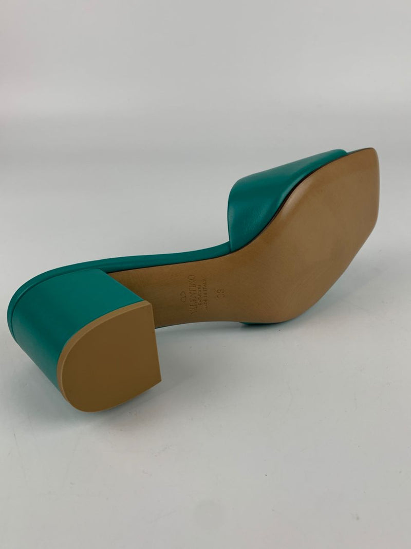 XW0S0EL3 One Stud Turquoise Heels Size 38