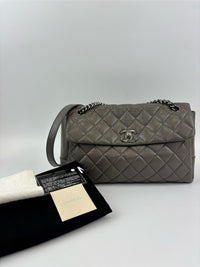 Lady Pearly Flap Bag in Grey Aged Quilted Calfskin SHW