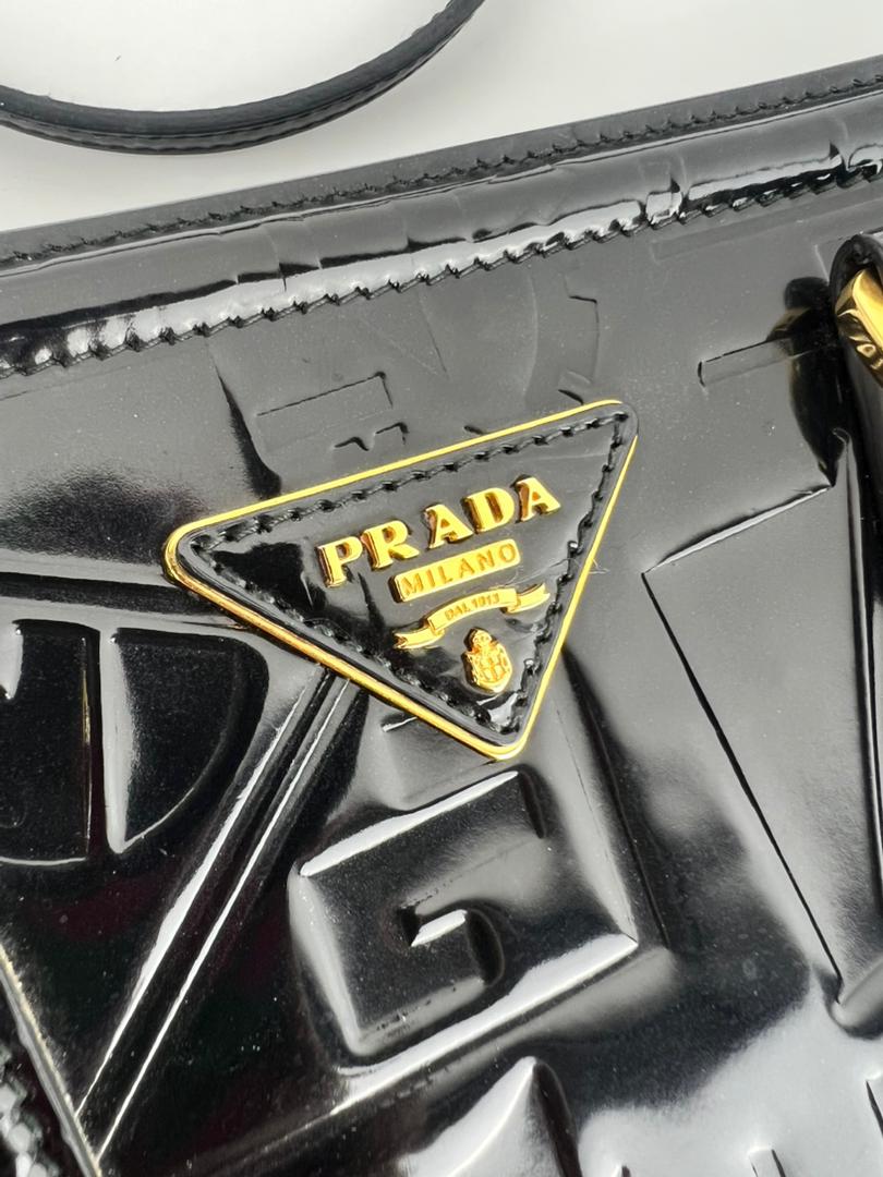 BN2492 Spazzolato Patent Leather Tote Black